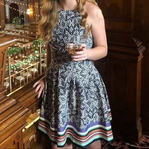 Vince Camuto dress Size 4 with pockets